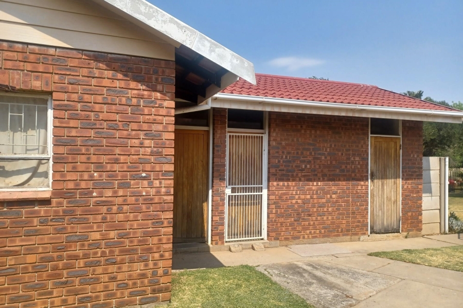 4 Bedroom Property for Sale in Riebeeckstad Free State